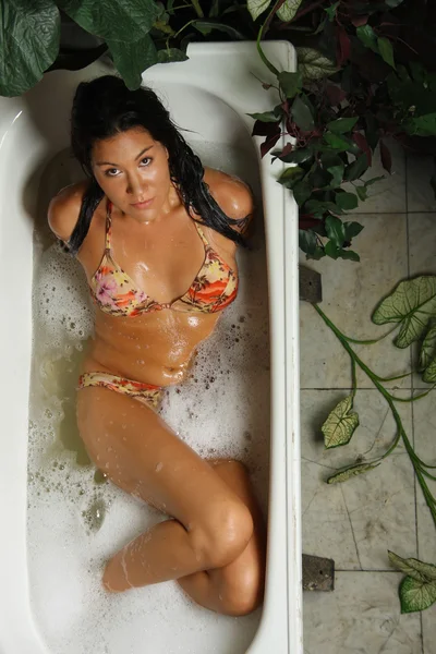 Woman in bathtub — Stock Photo, Image