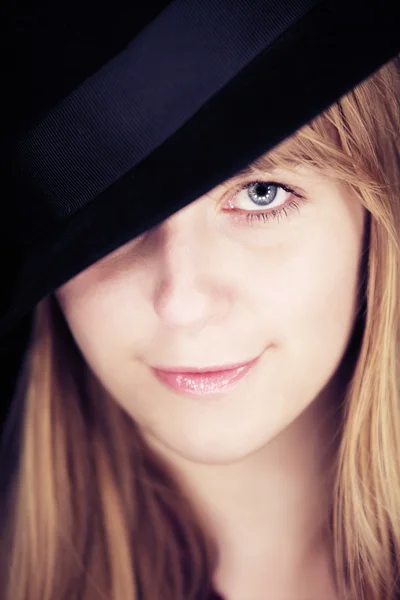Dívka s kloboukem — Stock fotografie