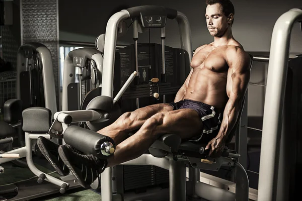 Bodybuilder träning — Stockfoto