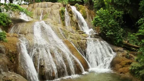 Agua azul waterval — Stockvideo