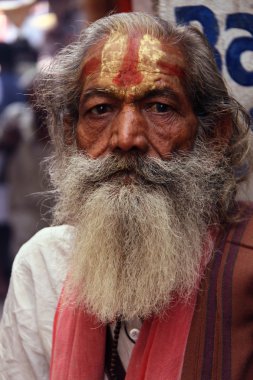 Kutsal adam