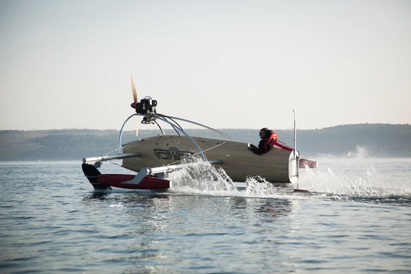 Vessel on foils — Stock Photo, Image