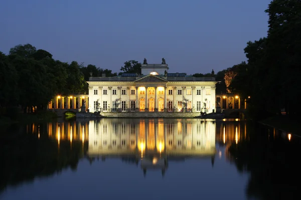 Palace on the water — Stock Photo, Image