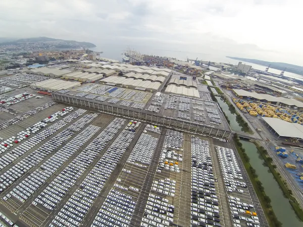 Geparkte Autos von oben — Stockfoto