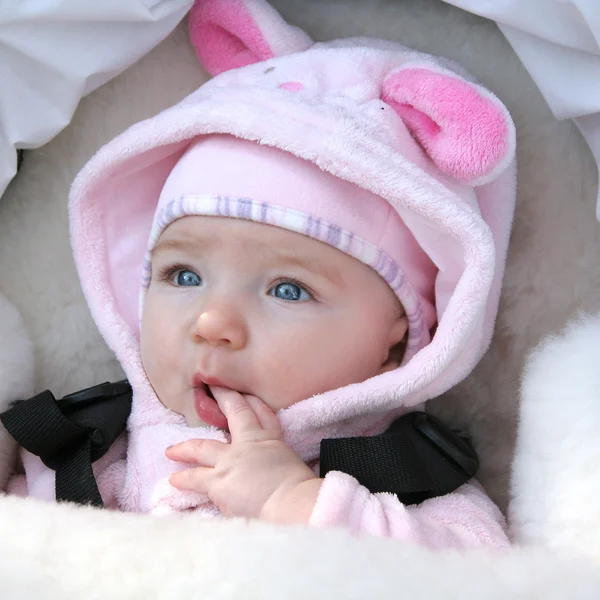 Baby girl sucking her fingers — Stock Photo, Image