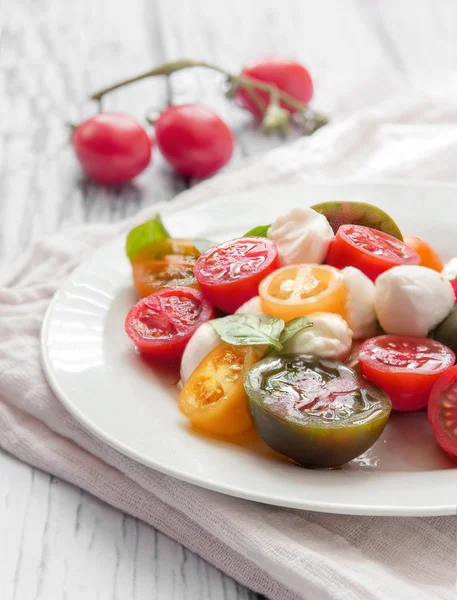 Salade van tomaten Rechtenvrije Stockafbeeldingen