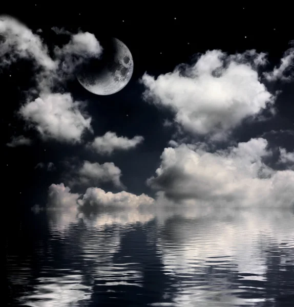 満月と海 — ストック写真