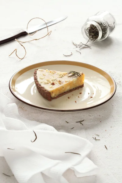 Piece of White Chocolate Rosemary Tart — Stock Photo, Image