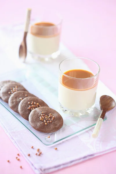 Vanilla Panna Cotta with Caramel Sauce — Stock Photo, Image