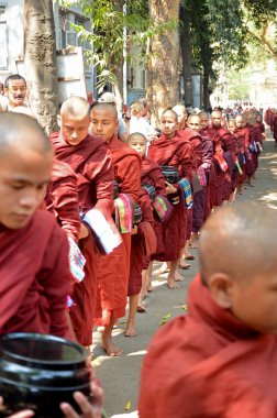 amarapura, myanmar, Budist acemiler.