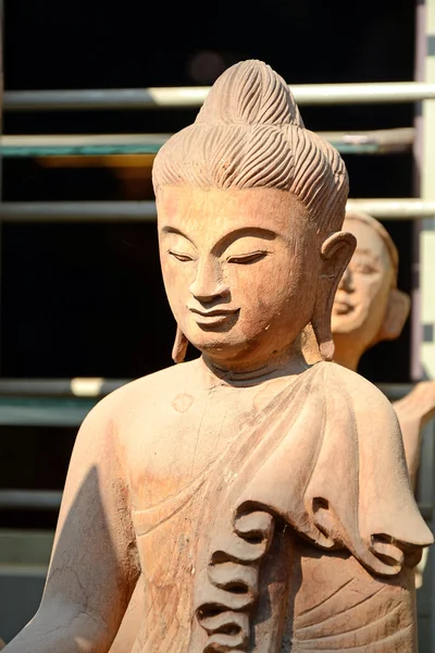 Statue de Bouddha Craved en bois de teck . — Photo