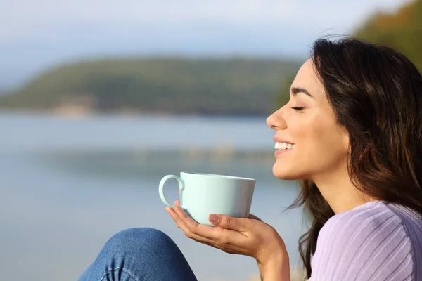 Profile Happy Woman Drinking Coffee Sitting Mountain Lake — Stock Photo, Image