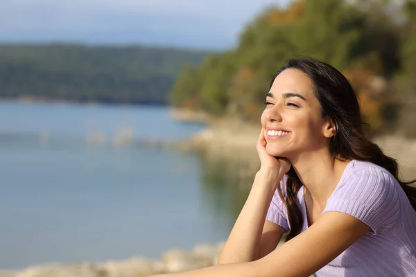Happy Woman Relaxing Contemplating Views Mountain Lake Sunny Day — Stock Photo, Image