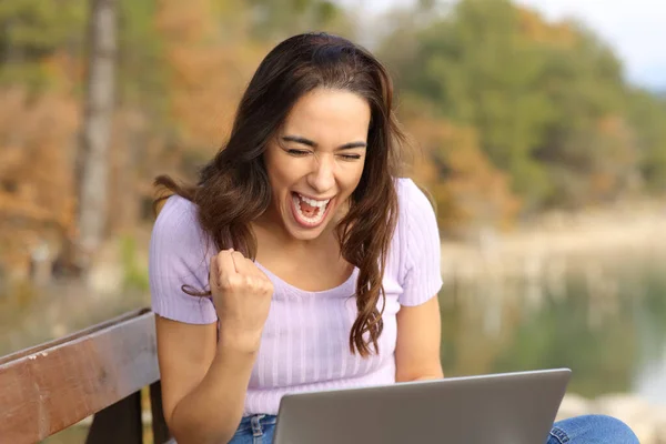 Excited Woman Laptop Celebrating Success Mountain — Stockfoto