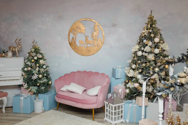 Izmail Ukraine December 2020 Christmas New Year Celebration Pink Sofa — Stock Photo, Image