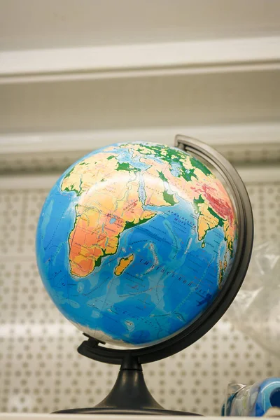 Globe Model Shelf Showing Africa Indian Ocean Ukrainian Inscriptions Geographic — Foto de Stock