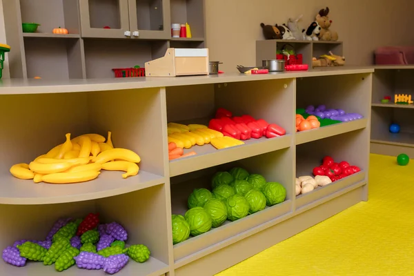 Planken Met Plastic Groenten Speelgoed Kinderkamer Kleuterschool Educatief Speelgoed Vroege — Stockfoto