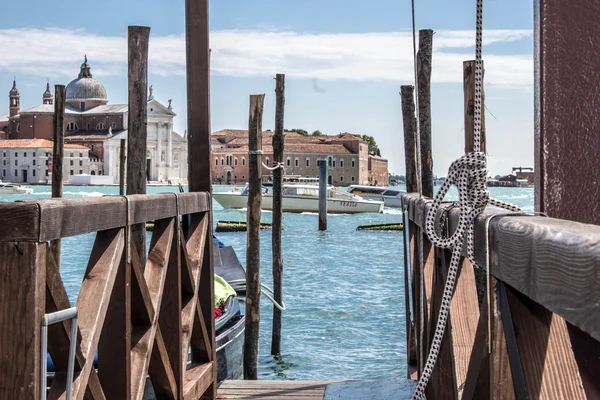 Boat dock in Venice — Stock Photo, Image