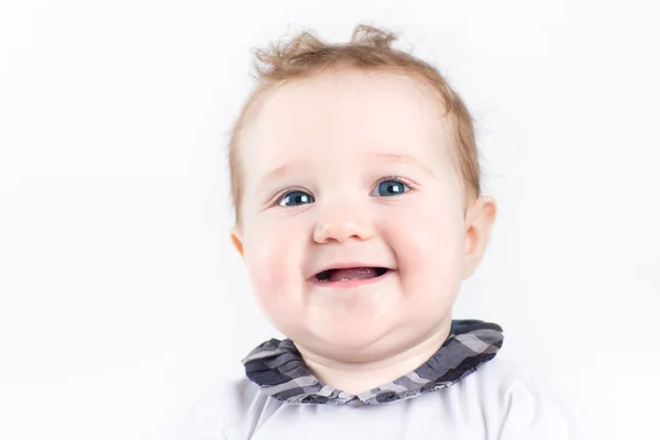 Mooi glimlachende babymeisje — Stockfoto
