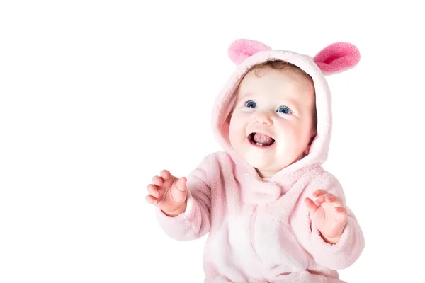 Baby met blauwe ogen draagt een bunny kostuum — Stockfoto