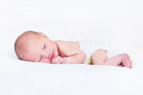 Um dia de idade menino recém-nascido — Fotografia de Stock