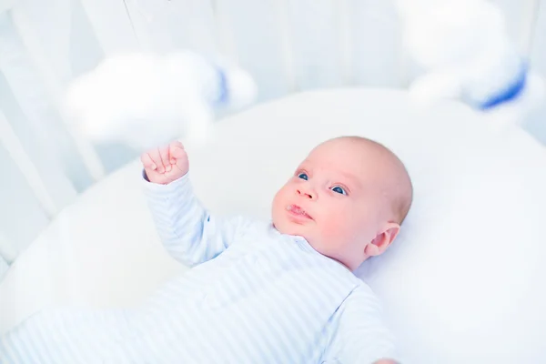 Lindo bebé recién nacido niño — Foto de Stock