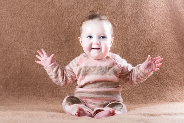 달콤한 행복 한 아기 소녀 — 스톡 사진