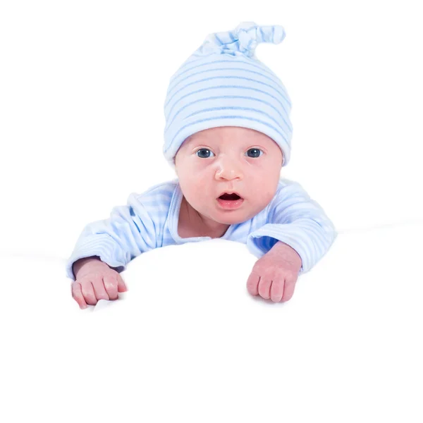 Recién nacido niño jugando con su barriga —  Fotos de Stock