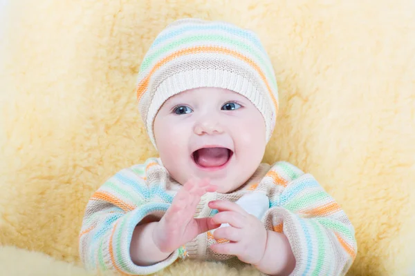 Bambino piccolo in un passeggino — Foto Stock