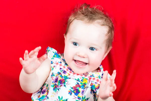 夏のドレスの赤ちゃん — ストック写真