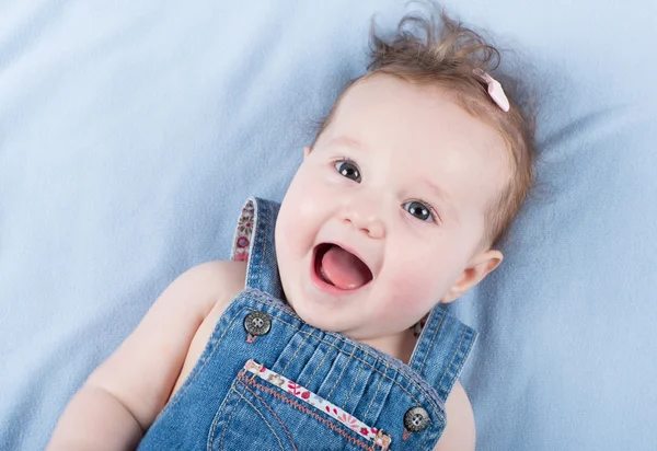 Riéndose niña feliz — Foto de Stock