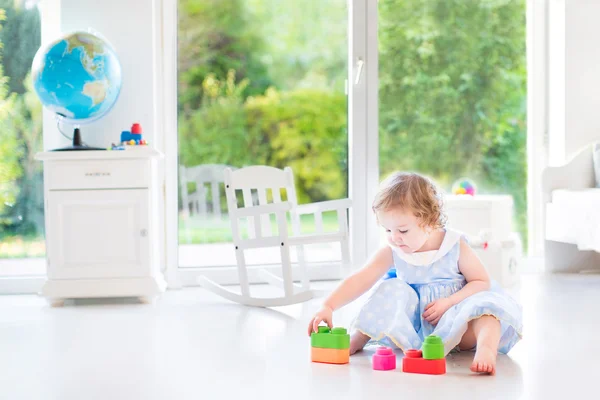 Schattig peuter meisje — Stockfoto