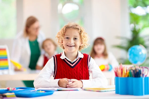 Crianças Escola Crianças Pré Escolares Sala Aula Miúdos Felizes Volta — Fotografia de Stock