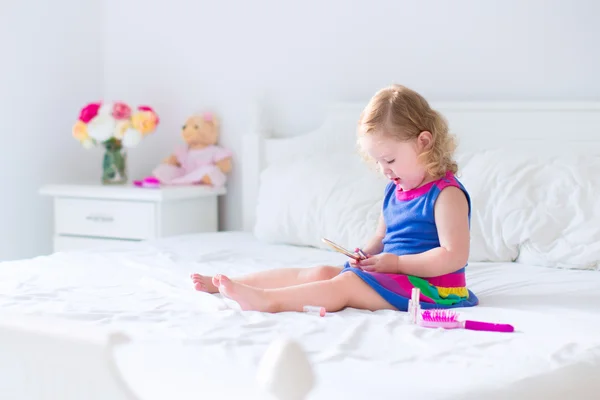 Little girl with make up — Stock Photo, Image