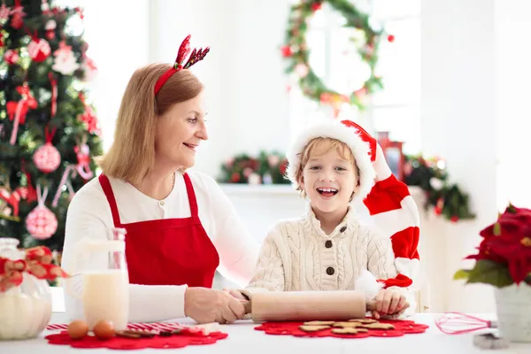 Bolinhos Natal Para Família Avó Criança Assar Bolo Gengibre Diversão — Fotografia de Stock