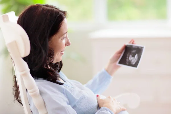 Pregnant Woman Home Young Expecting Mother White Bedroom Healthy Pregnancy — Stock Photo, Image