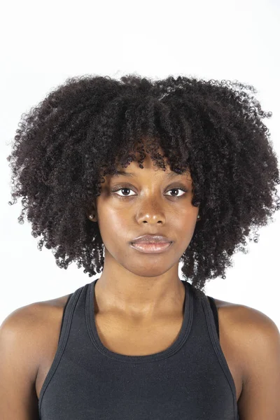 Närbild Afro Amerikansk Kvinna Vit Bakgrund — Stockfoto