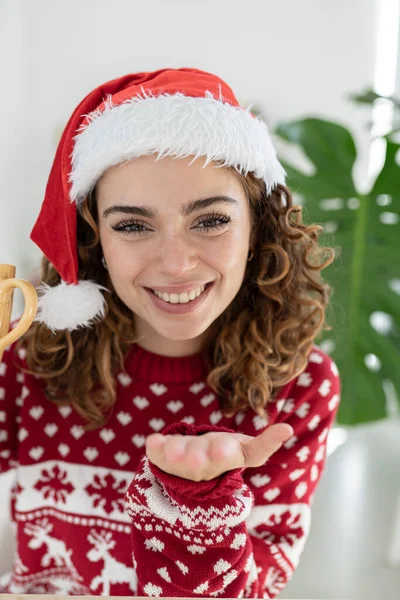 Picture Pretty Woman Christmas Vertical Photo — Stock Photo, Image