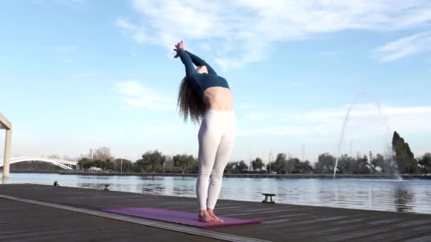 Pretty Blonde Woman Doing Yoga Sunset Lake — Stockvideo