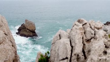 Cantabria, İspanya ve Avrupa 'daki kayalıkların güzel manzarası