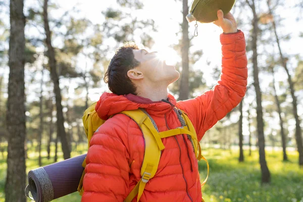 Hiker Mountains Drinking Water His Water Bottle Caucasian People People — стокове фото