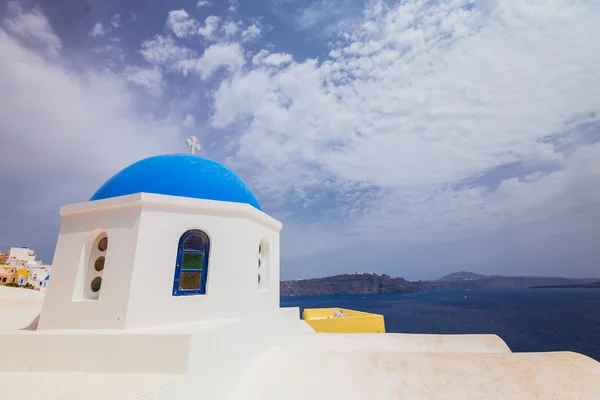 Santorini Island. Greece. Oia. White clay, white buildings. — Stock Photo, Image