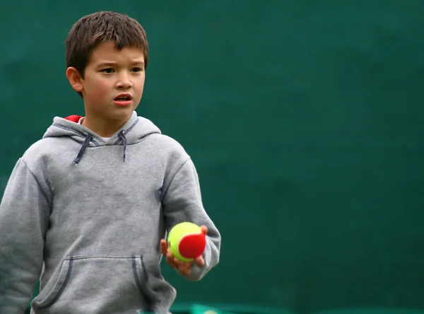 Pequeno tenista grande jogador — Fotografia de Stock