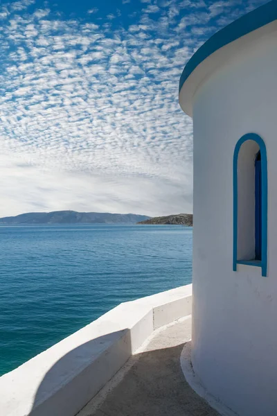 Vista Del Mar Cielo Fuera Capilla Blanca Aldea Pachi Grecia — Foto de Stock