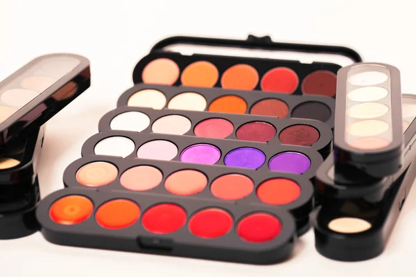 Cosmetica. kleurrijke eye shadows palet. make-up achtergrond — Stockfoto