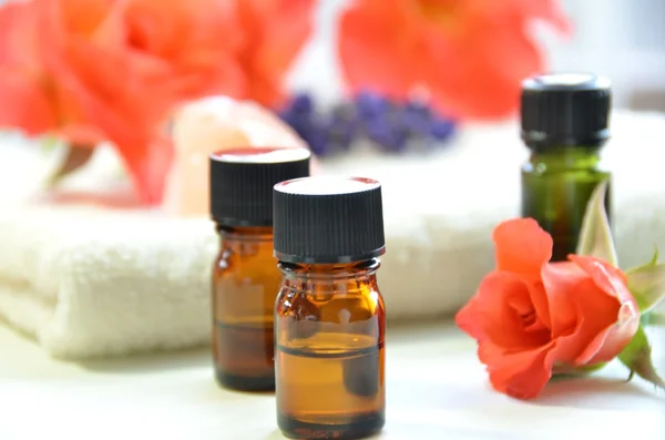 Ätherische Öle für die Aromatherapie — Stockfoto