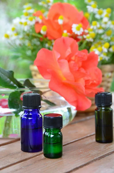 Flygtige vegetabilske olier til aromaterapi - Stock-foto