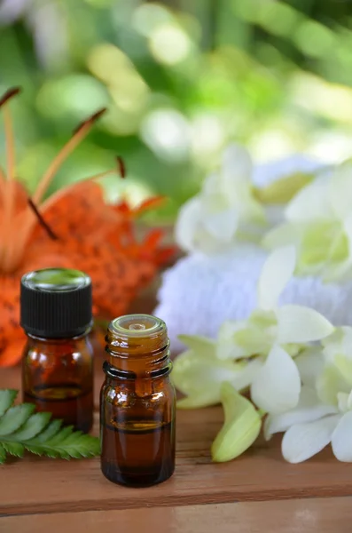 Essentiële oliën voor aromatherapie — Stockfoto