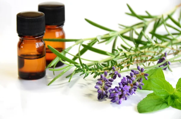 Oleje aromaterapeutyczne — Zdjęcie stockowe
