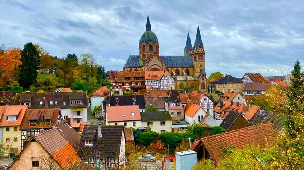 德国Bergstrasse葡萄酒产区美丽的赫本海姆小镇 — 图库照片